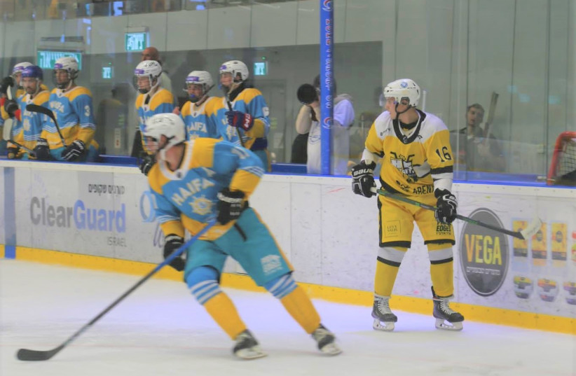  THE HAIFA MARINERS (in blue) took on HC Netanya (in yellow) last week in the second game of a season-opening doubleheader for the Israel Elite Hockey League (credit: Amy Grafi/Courtesy)