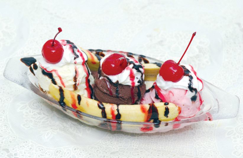  SOMEONE PLEASE get Greer a banana split, pronto! (credit: Wikimedia Commons)