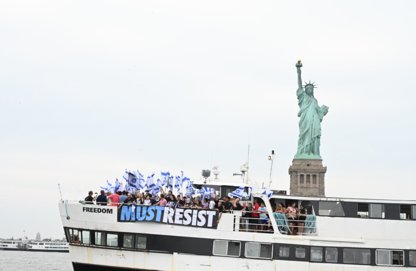  Israeli and Jewish protestors demonstrate aboard a 'Freedom' in New York City. (credit: LIRI AGAMI, ROI BOSHI)