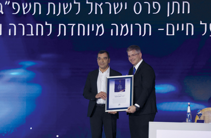  Prof. Amnon Shashua receives the 2023 Israel Prize for Lifetime Achievement, the nation’s highest civilian honor, for his groundbreaking contributions to the tech industry in Israel, his global impact on automotive safety and applied artificial intelligence, and his philanthropy. (credit: OLIVIER FITOUSSI/MAARIV)