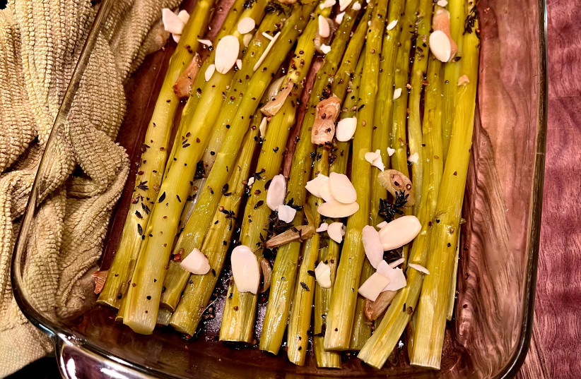  Oven-roasted asparagus with roasted almonds. (credit: PASCALE PEREZ-RUBIN)