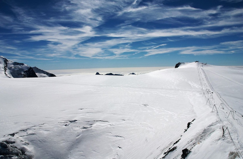  Theodul Glacier in Zermatt, where a hiker went missing in 1986. (credit: Wikimedia Commons)