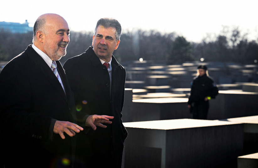  AMBASSADOR TO Germany Ron Prosor accompanying Foreign Minister Eli Cohen during his visit to Berlin in February. (credit: ANNEGRET HILSE / REUTERS)