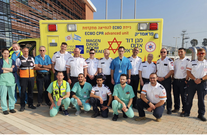  The ECMO Unit medical team from Magen David Adom and Shamir Medical Center. (credit: AMERICAN FRIENDS OF MAGEN DAVID ADOM)