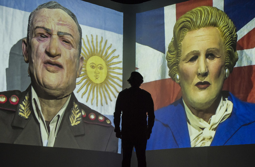  ARGENTINIAN MILITARY junta leader Leopoldo Galtieri and British prime minister Margaret Thatcher get a satirical look in ‘Minefield.’ (credit: Carlos Furman)