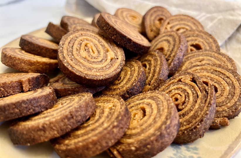  Black-and-white spiral cookies (credit: Adi Gvirtzman)