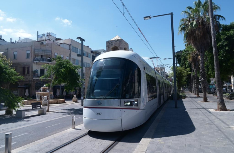  The Tel Aviv light rail (credit: AVSHALOM SASSONI)