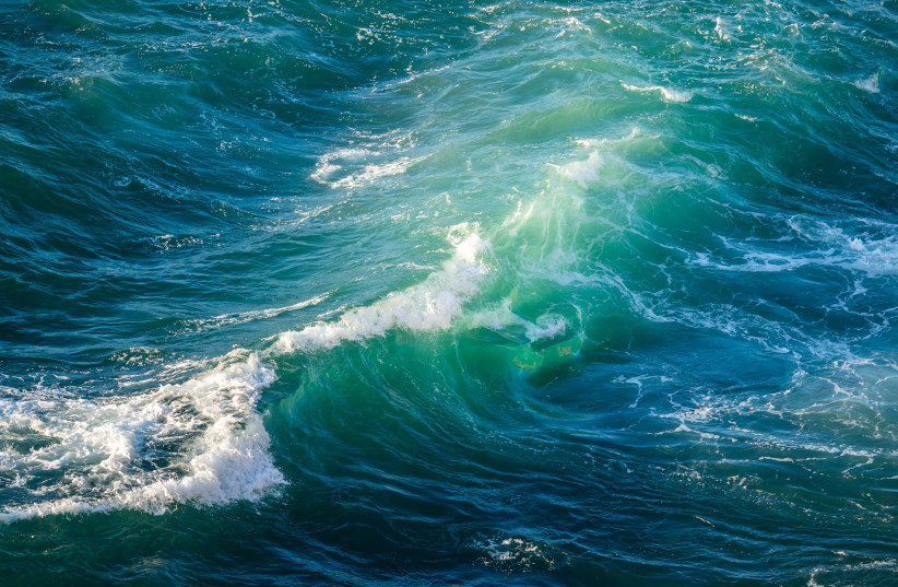 Blue-green ocean waves. (credit: PEXELS)
