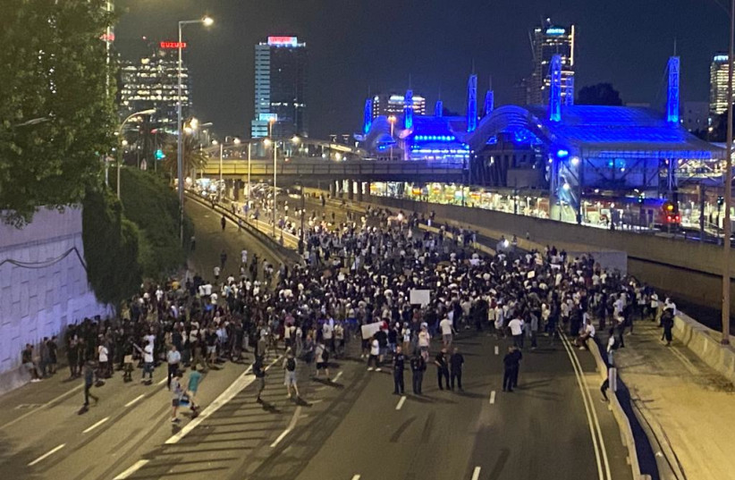  Scenes as protestors block major roads in Tel Aviv, August 30, 2023 (credit: AVSHALOM SASSONI/MAARIV)