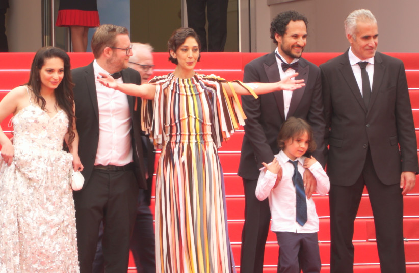  Amir Ebrahimi on the red carpet of the 2022 Cannes Film Festival with cast of Holy Spider. (credit: VOA PERSIAN/WIKIMEDIA COMMONS)