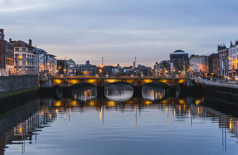  Dublin, Ireland. (credit: WALLPAPER FLARE)