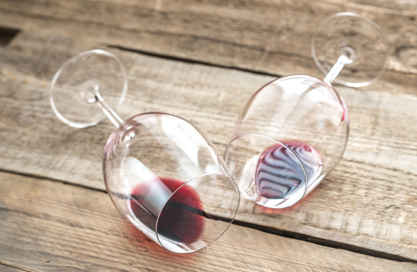 Two glasses of red wine (illustrative) (Credit: INGimage)