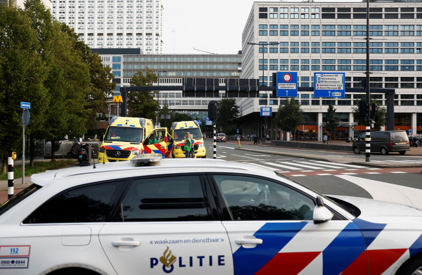  Members of emergency services work at the area, near a medical center, after Dutch police arrested a suspect after a shooting in Rotterdam, Netherlands, September 28, 2023. (credit: REUTERS/PIROSCHKA VAN DE WOUW)