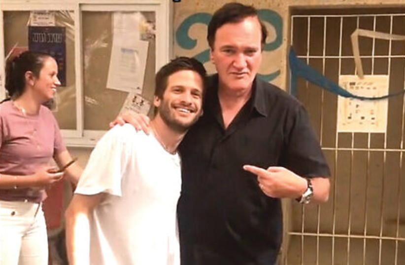  QUENTIN TARANTINO greets a resident of the South over the weekend.  (credit: screenshot)