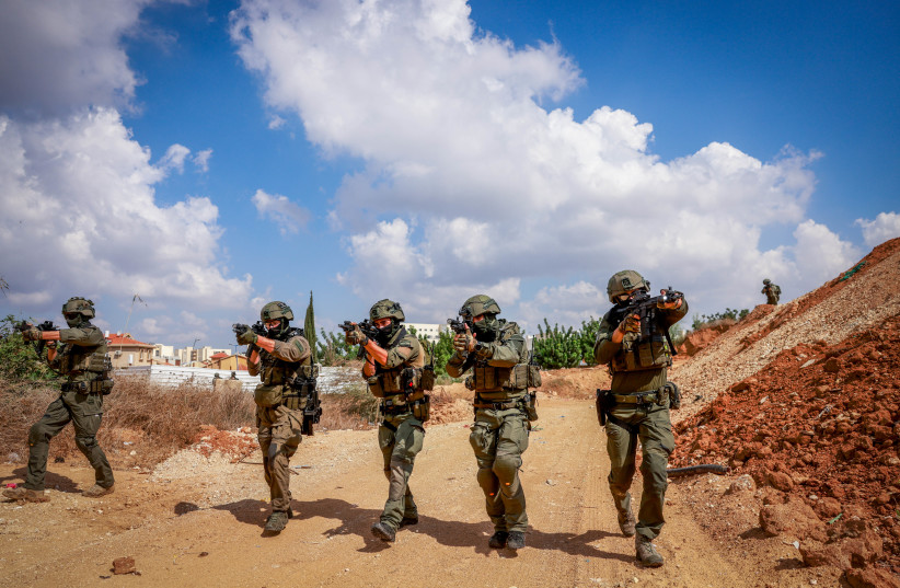  Members of the South Yamas special forces counterterrorism unit seen near the southern Israeli city of Sderot, not far from the Israeli-Gaza border, October 16, 2023 (credit: Chaim Goldberg/Flash90)