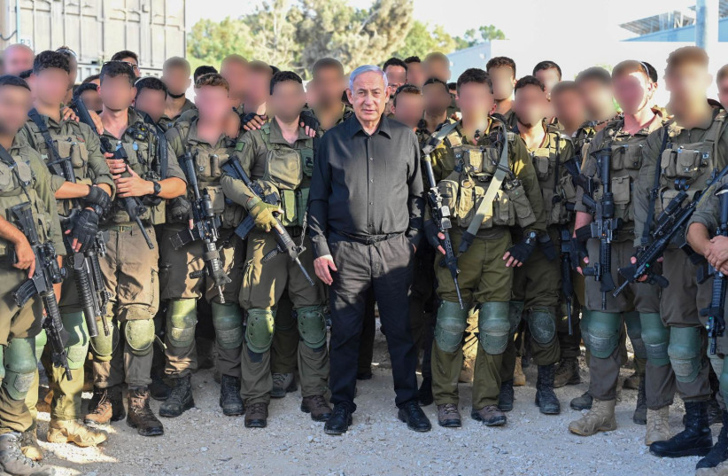  Prime Minister Benjamin Netanyahu seen with elite Yahalom Unit soldiers on October 24, 2023 (credit: KOBI GIDEON/PMO)