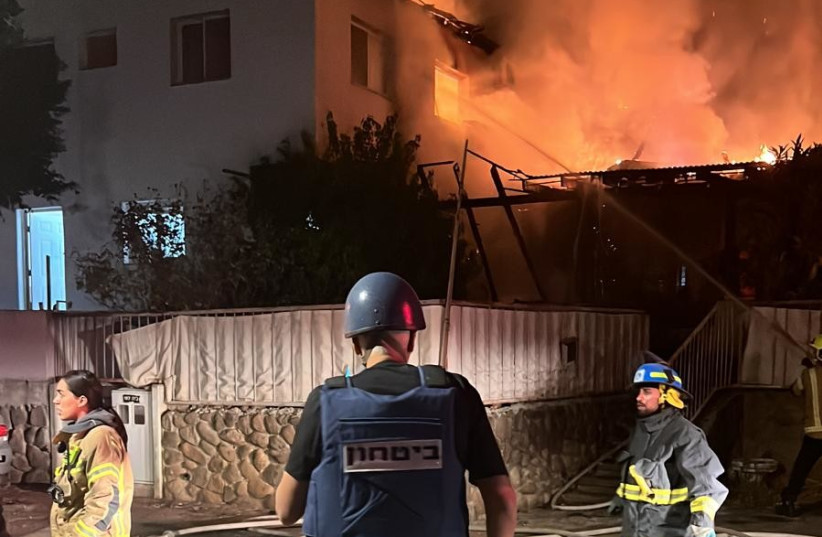 A house hit by a rocket in Kiryat Shmona. October 29, 2023