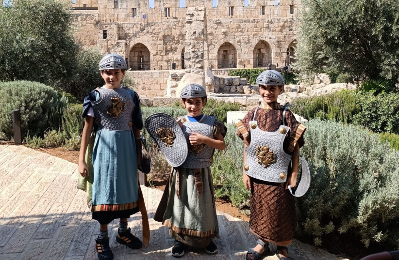  CHILDREN ENJOY dressing up, warrior style. (credit: TOWER OF DAVID MUSEUM)