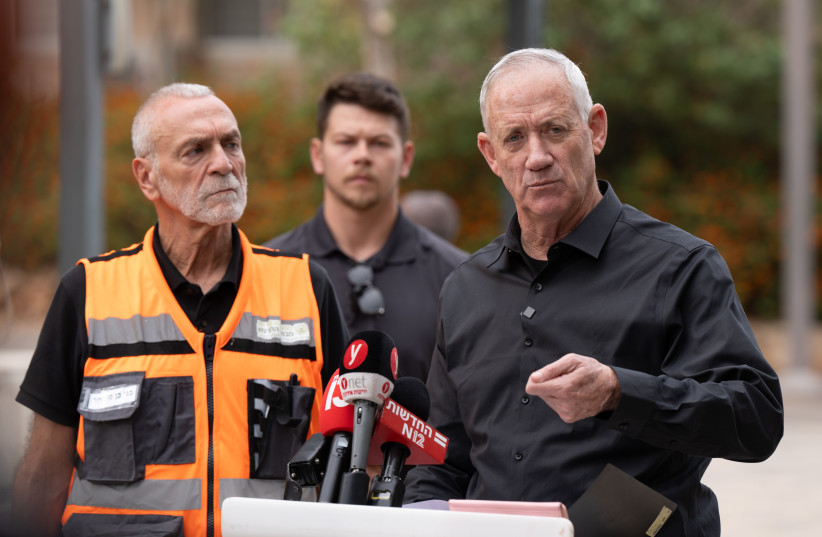  Minister Benny Gantz seen during a tour in the Galilee, northern Israel, October 29, 2023 (credit: AYAL MARGOLIN/FLASH90)