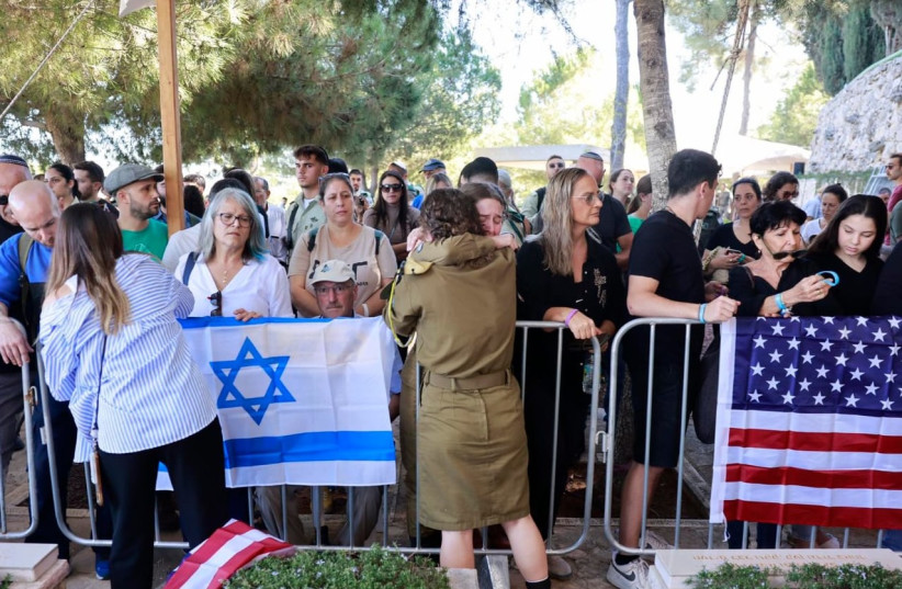  People gather for the funeral of Israeli-American Border Police officer Sgt. Rose Ida (Elisheva) Lubin. (credit: MARC ISRAEL SELLEM)