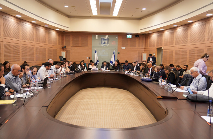  The Knesset Finance Committee meets to discuss a compensation plan for Israelis affected by the war. November 15, 2022 (credit: DANI SHEM TOV/KNESSET SPOKESPERSONS OFFICE)