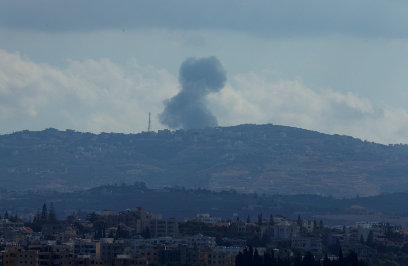  Las FDI atacan objetivos terroristas de Hezbolá en el sur del Líbano 18 de noviembre de 2023 (crédito: REUTERS/ALAA AL-MARJANI)
