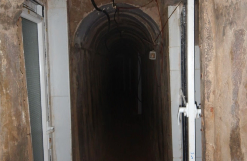  A tunnel found under Al Shifa hospital in Gaza (credit: IDF SPOKESPERSON'S UNIT)