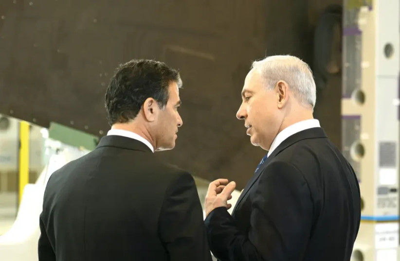  Yossi Cohen and Benjamin Netanyahu (credit: KOBI GIDEON/LAAM)
