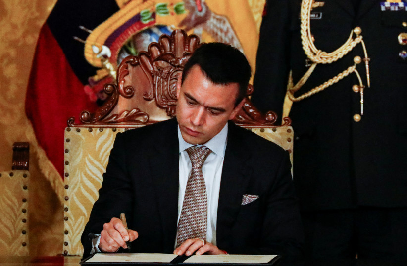  Ecuador's President Daniel Noboa signs first decrees to appoint ministers, at the Presidential Palace (Palacio de Carondelet) on the day of his swearing-in ceremony, in Quito, Ecuador November 23, 2023. (credit: REUTERS/Karen Toro)