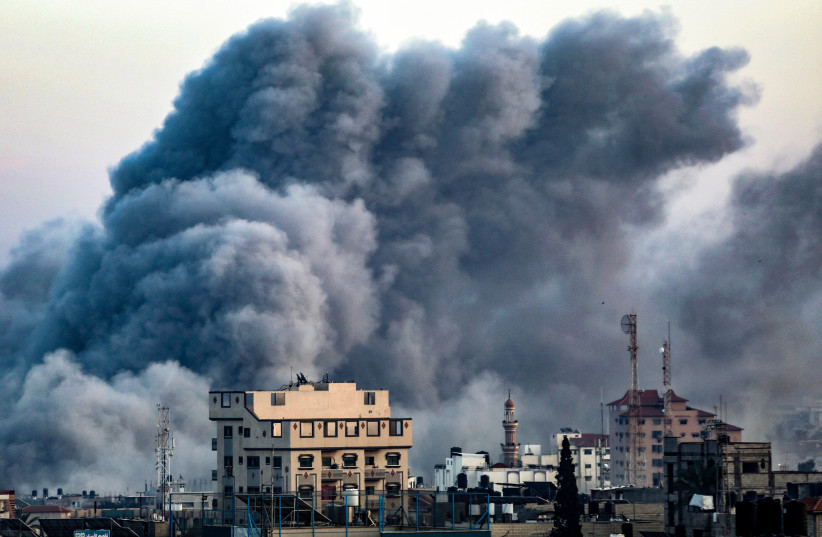  Smoke rises after Israeli air strikes as it seen from Rafah, in the southern Gaza Strip, December 3, 2023. (credit: ABED RAHIM KHATIB/FLASH90)