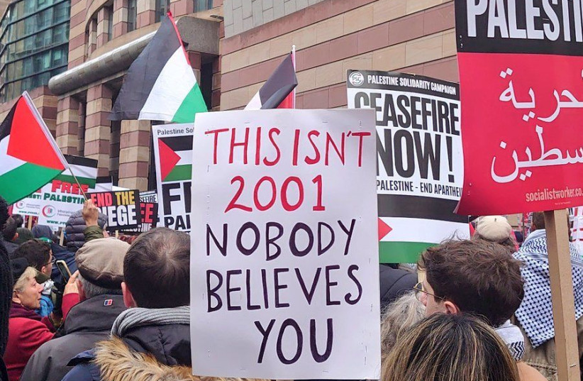 Un cartel en una marcha pro-palestina en Londres, 9 de diciembre de 2023. (crédito: @_Jacker_)