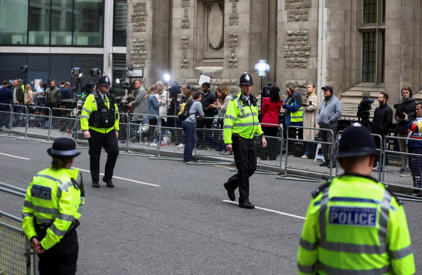  Police officers keep guard outside the Rolls Building of the High Court ahead of the appearance of Britain's Prince Harry in London, June 6, 2023. (credit: REUTERS)
