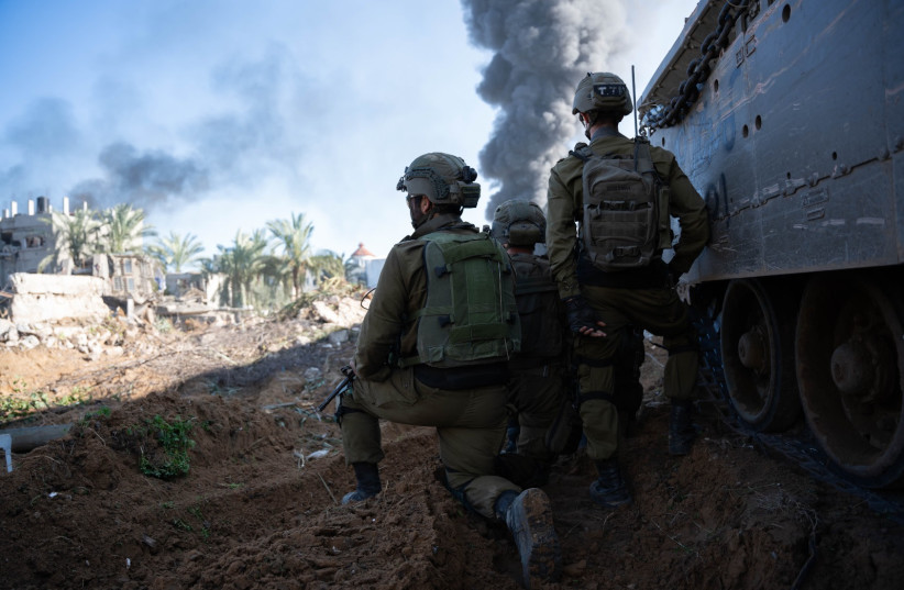 IDF soldiers operate in Gaza's Khan Yunis area on December 21, 2023