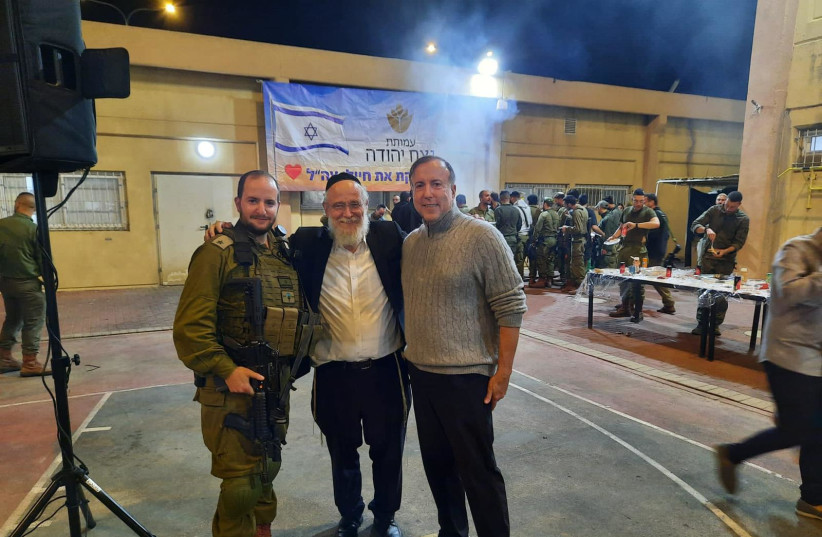  Maj. (res.) Yossi Levi (C) with two Nahal Haredi rabbis, Rabbi Yosef Malka (L) and Rabbi Yitzhak Deutsch (R). (credit: Courtesy)