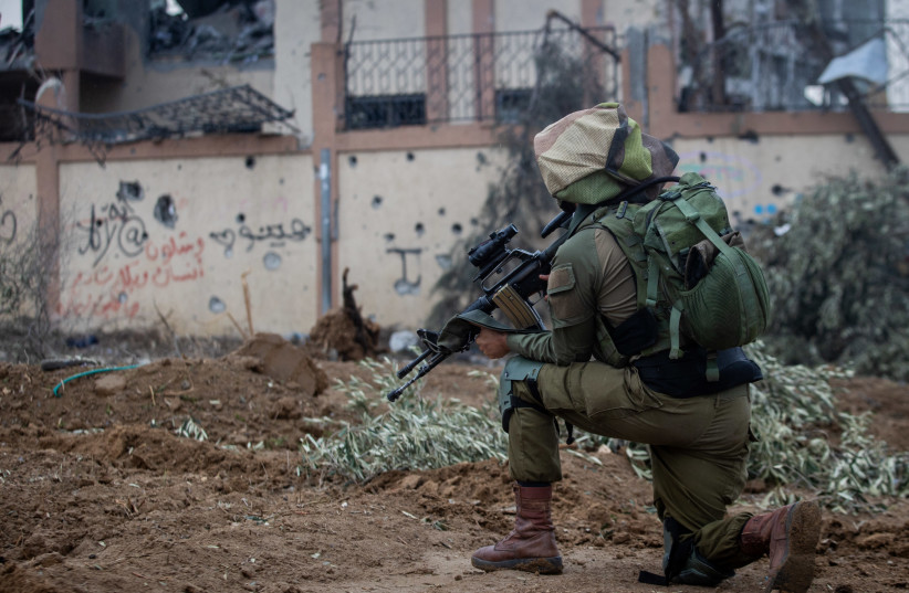  Israeli soldiers from the 646 Battalion of the Paratroopers Brigade operating in Al-Bureij camp in the central Gaza, during an Israeli military operation in the Gaza Strip, January 2, 2023. (credit: OREN BEN HAKOON/FLASH90)
