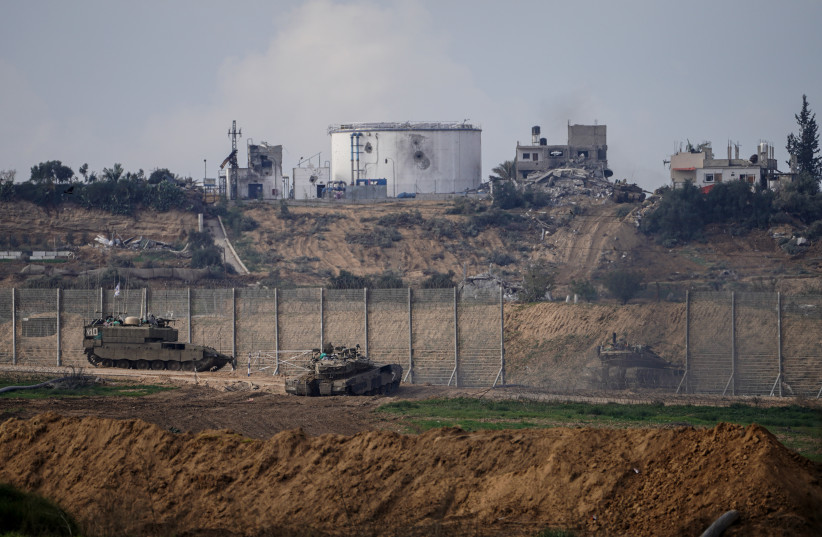  Israeli soldiers operate on the Israeli border with the Gaza Strip, January 3, 2024.  (credit: FLASH90)