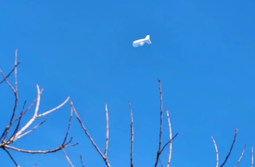  Israel's new Sky Dew spy balloon, captured here in flight on January 6, 2024 (credit: ELI ASHKENAZI/WALLA!)