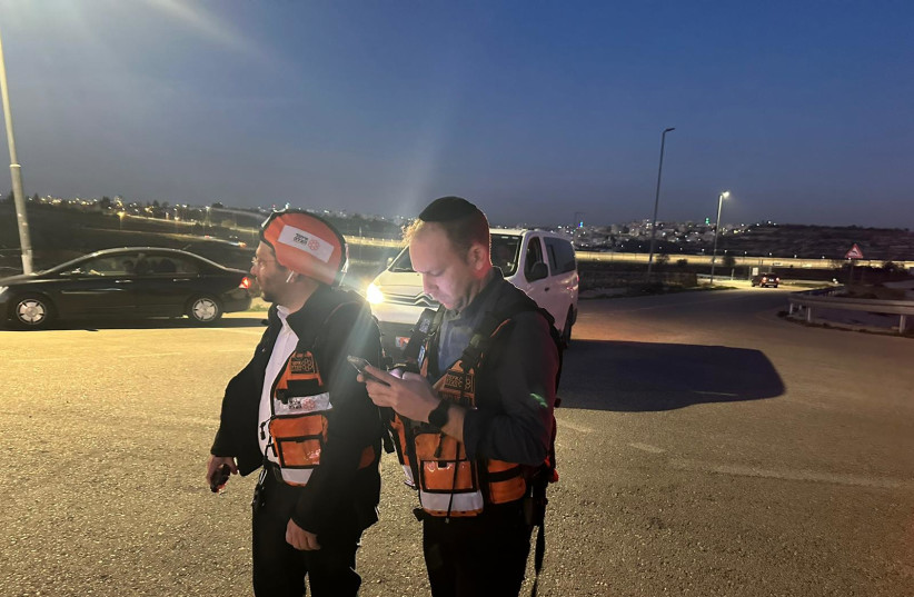  United Hatzalah personnel arrive at the scene (credit: UNITED HATZALAH‏)