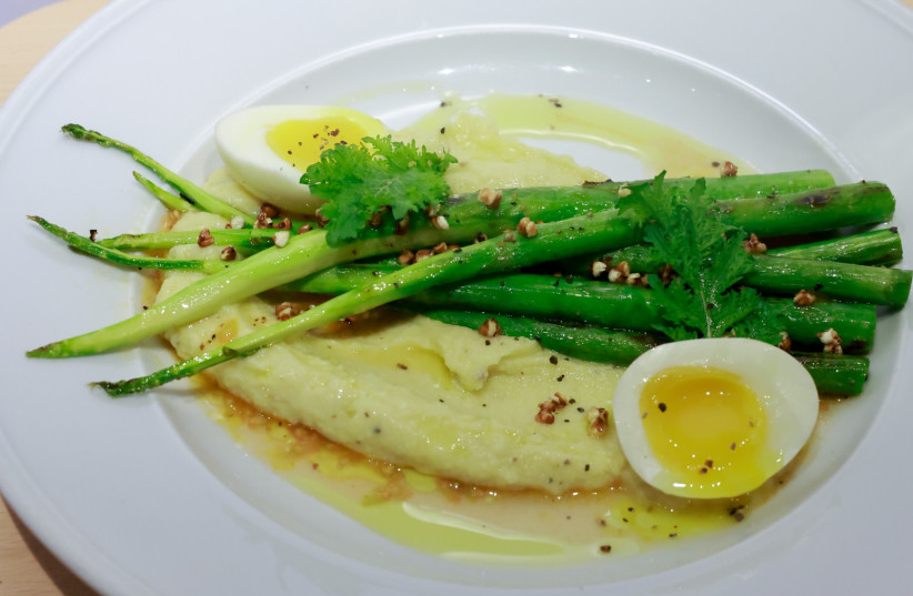  Roasted asparagus (credit: MARC ISRAEL SELLEM/THE JERUSALEM POST)