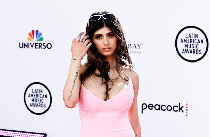   Mia Khalifa arrives at the 2022 Latin American Music Awards at Michelob ULTRA Arena on April 21, 2022 in Las Vegas, Nevada.  (credit: GREG DOHERTY/GETTY IMAGES/AFP)