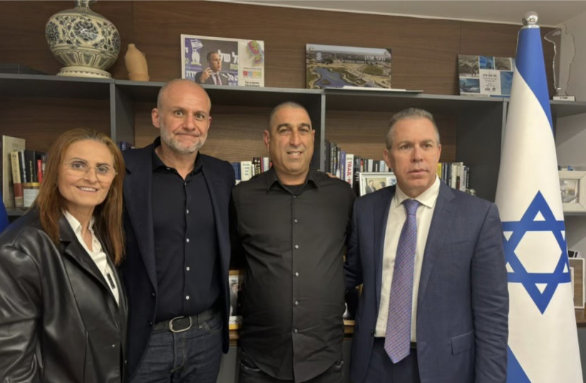 (L-R): Iris Davidian, Ronn Torossian, Rami Davidian, Israel’s Ambassador to the UN, Gilad Erdan (Credit: Ronn Torossian)