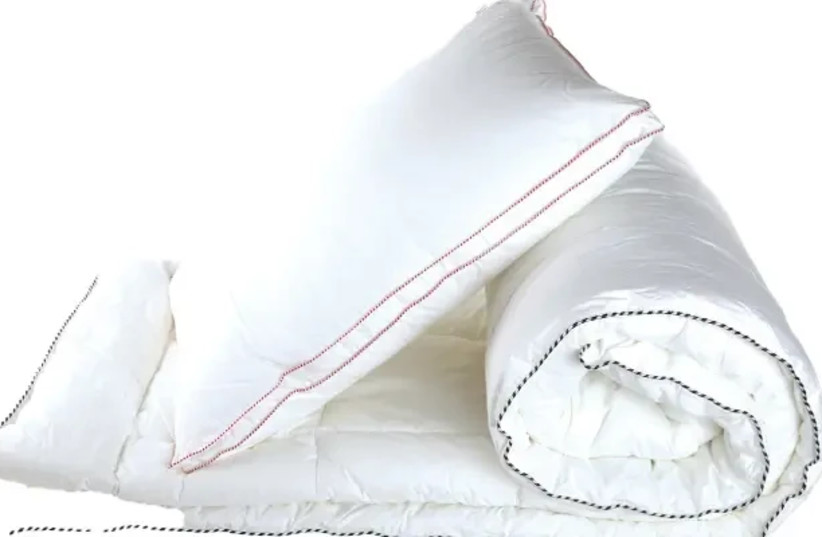  Verdinon Dynasty pillow and Dynasty synthetic duvet (credit: SHIRA RAZ)