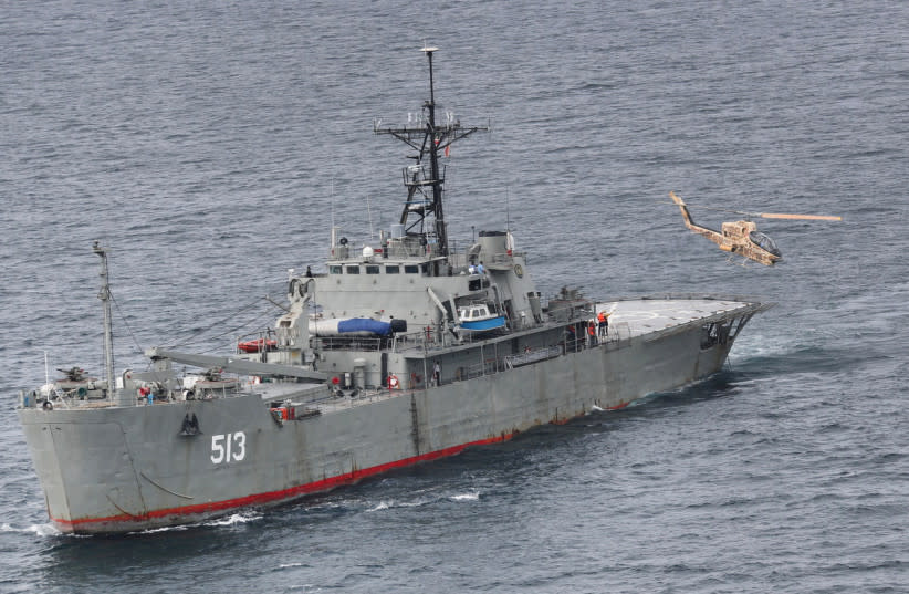  Un buque militar iraní participa en un simulacro anual en la zona costera del golfo de Omán y cerca del estrecho de Ormuz, Irán (credit: REUTERS)