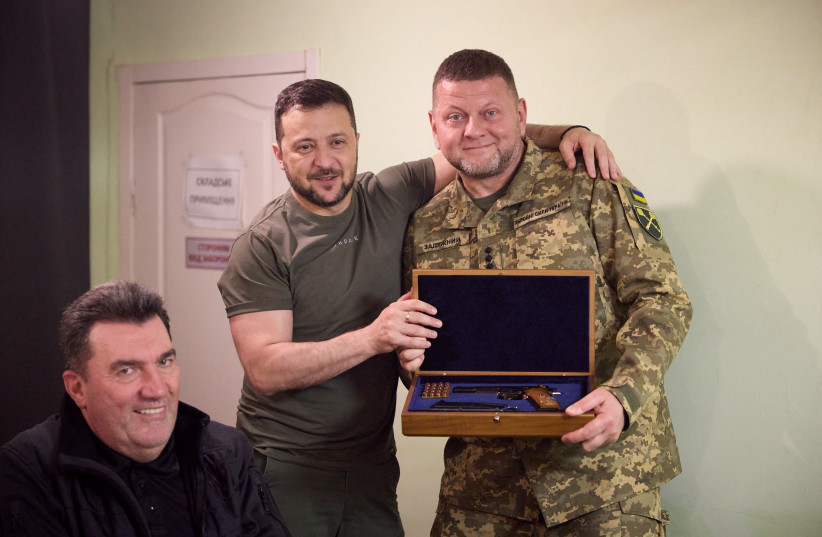  Ukraine's President Volodymyr Zelenskiy and Commander in Chief of the Ukrainian Armed Forces Valerii Zaluzhnyi pose for a picture during a meeting to discuss the situation on the battlefield, amid Russia's attack on Ukraine in Dnipro, Ukraine July 27, 2023 (credit: UKRAINIAN PRESIDENTIAL PRESS SERVICE/REUTERS)
