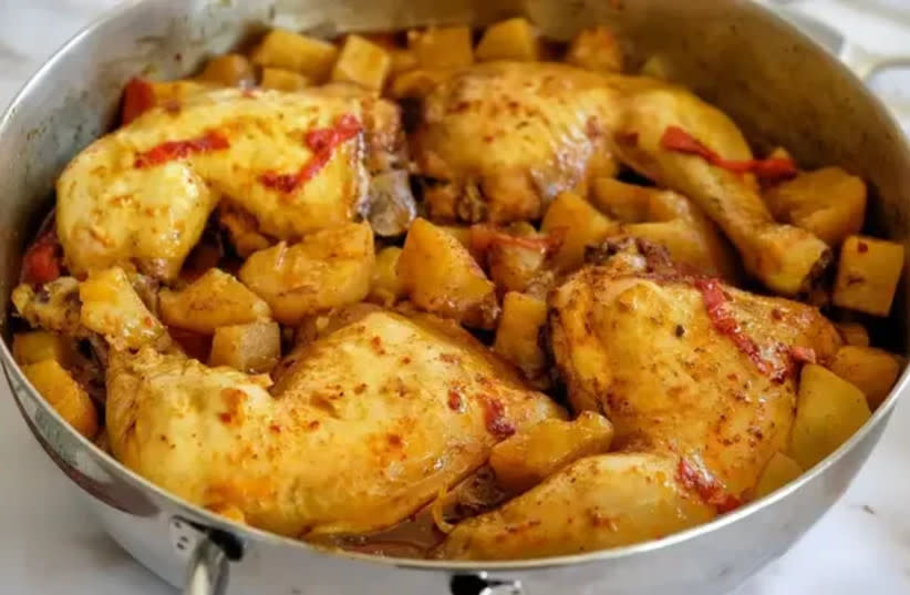  Cazuela de pollo y patatas (credit: Ayala genny)