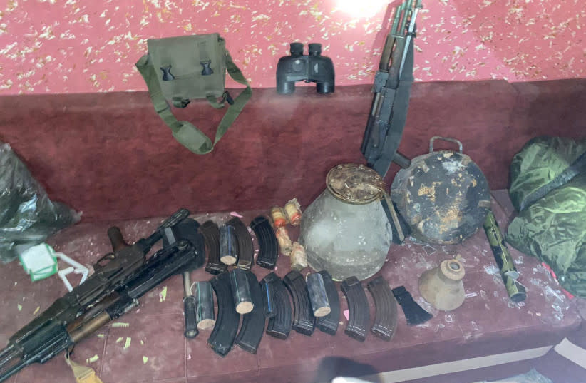 Armas encontradas por los paracaidistas de las IDF. 6 de enero de 2024.
