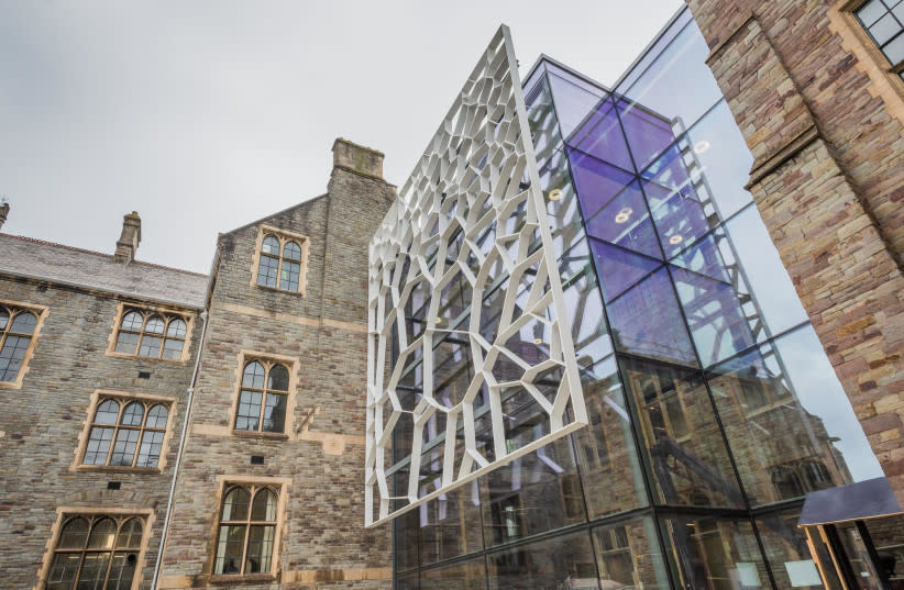  Escultura Voronoi en el edificio Fry de la Universidad de Bristol. (credit: PAMATHS / WIKIMEDIA COMMONS / CC BY-SA 4.0 https://creativecommons.org/licenses/by-sa/4.0)