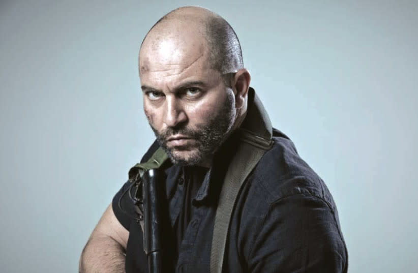  Lior Raz protagoniza la segunda temporada del thriller político israelí ''Fauda''. (credit: NETFLIX)