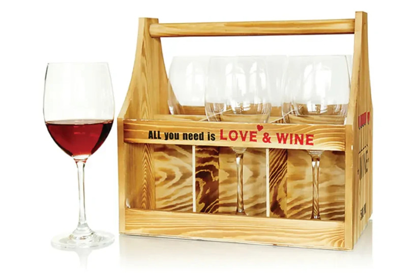  Gentleman - luxury wine set 6 crystal glasses - price NIS 229 (credit: PR)