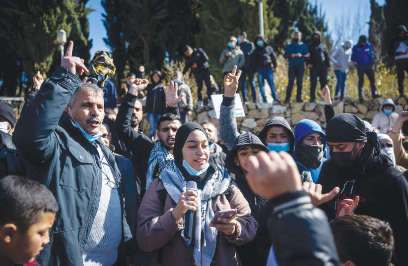  A principios de año, en una protesta ante la Oficina del Primer Ministro en Jerusalén, se hizo un llamamiento para legalizar los pueblos beduinos no reconocidos. (credit: YONATAN SINDEL/FLASH90)